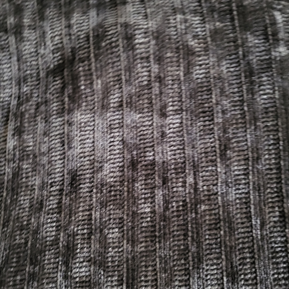 Sweater - Picture 2 of 6